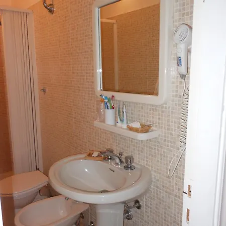 Fiammetta Hotel 2*